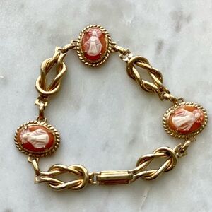 VINTAGE LINK BRACELET CARVED SHELL CAMEO OF VIRGIN MARY MADONNA  GOLD 12 K BEZEL